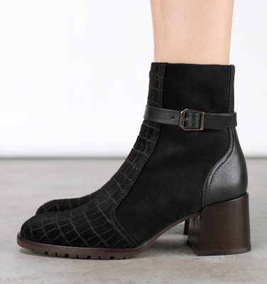 NELMI CHiE MIHARA boots