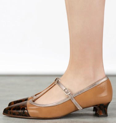 HENU BROWN CHiE MIHARA zapatos