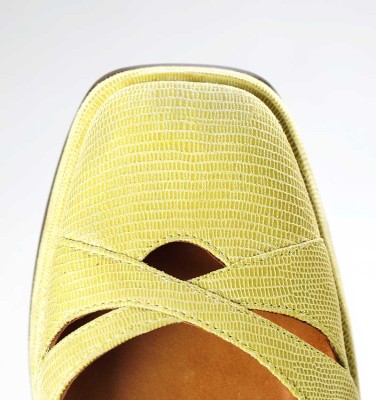 IDINA YELLOW CHiE MIHARA chaussures