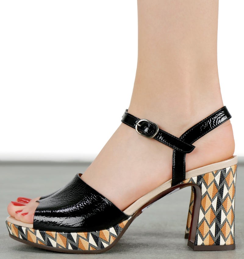 KERICK BLACK CHiE MIHARA sandals