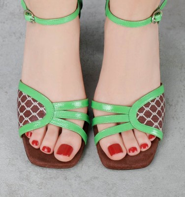 PELU GREEN CHiE MIHARA sandals