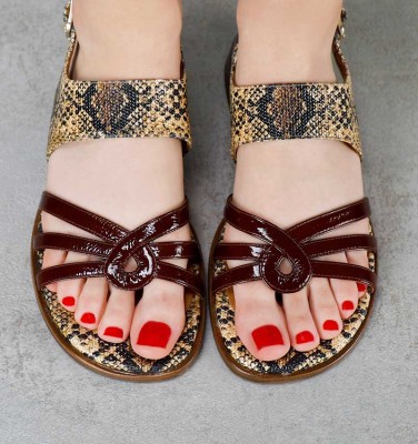 WEISHO BROWN CHiE MIHARA sandals