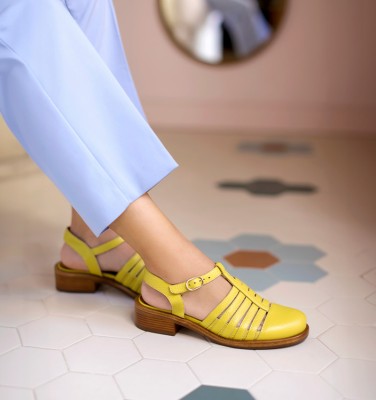 XEYLI YELLOW CHiE MIHARA zapatos