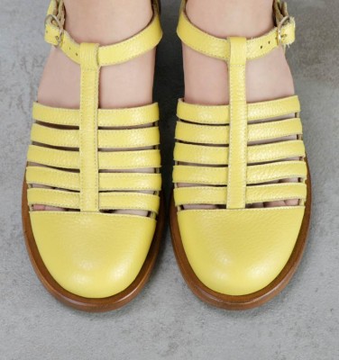 XEYLI YELLOW CHiE MIHARA zapatos