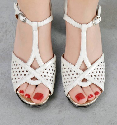 KEGY WHITE CHiE MIHARA sandals