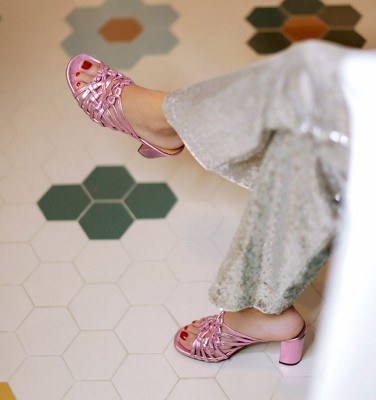 BEIJING PINK CHiE MIHARA sandals