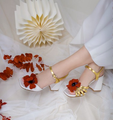 BRI-PIROTA GOLD CHiE MIHARA sandals