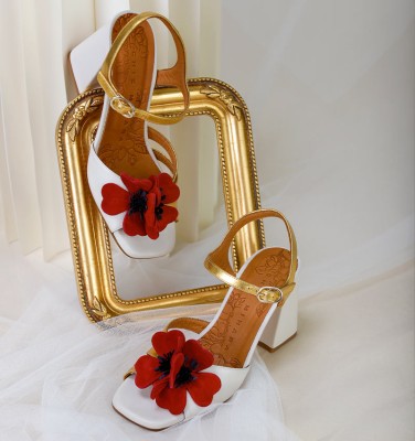 BRI-PIROTA GOLD CHiE MIHARA sandals