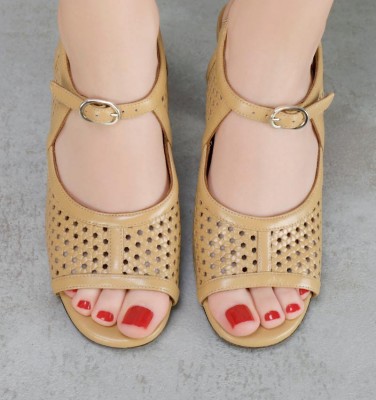 BEILA BEIGE CHiE MIHARA sandals