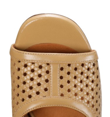 BEILA BEIGE CHiE MIHARA sandals