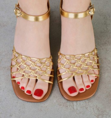 QUERI GOLD CHiE MIHARA sandals