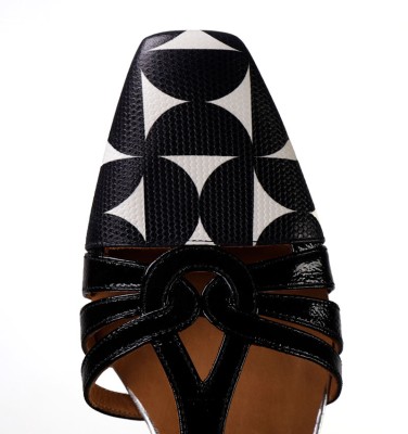 HESALI BLACK & WHITE CHiE MIHARA zapatos