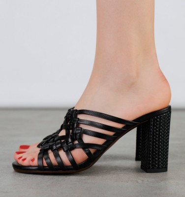 BEIJING BLACK CHiE MIHARA sandals