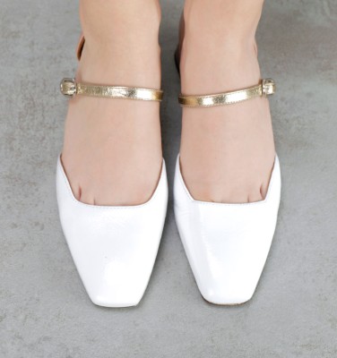 HINDYA WHITE CHiE MIHARA shoes