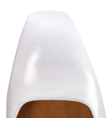 HINDYA WHITE CHiE MIHARA chaussures