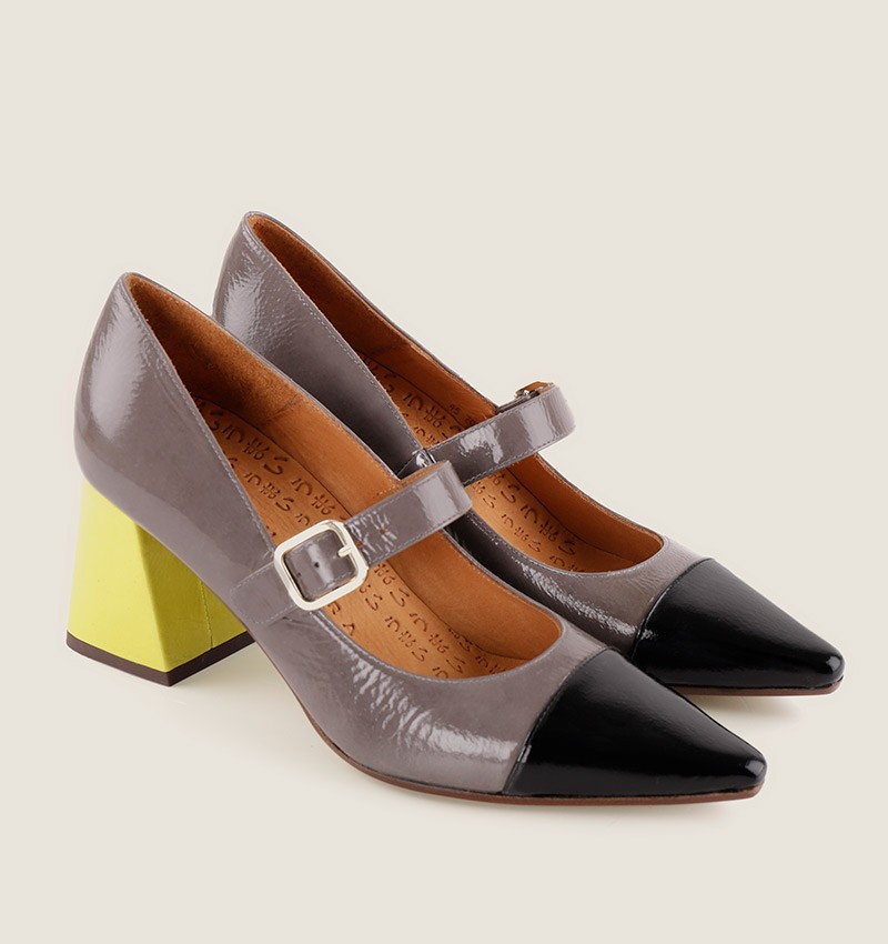 AUZA GREY CHiE MIHARA shoes