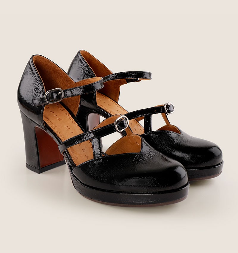 DACCA BLACK CHiE MIHARA chaussures