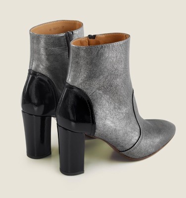 EIZA GREY CHiE MIHARA boots