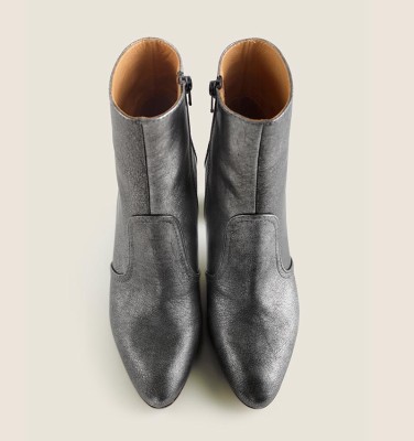 EIZA GREY CHiE MIHARA boots