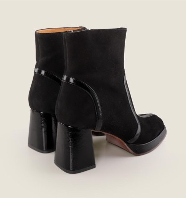 KAJAK BLACK CHiE MIHARA botas