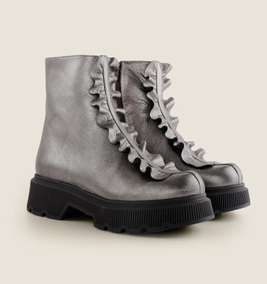 QAKU GREY CHiE MIHARA bottes