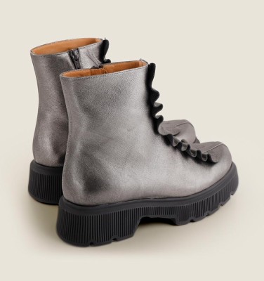 QAKU GREY CHiE MIHARA botas