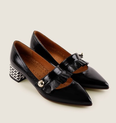 JAKARTA BLACK & WHITE CHiE MIHARA shoes