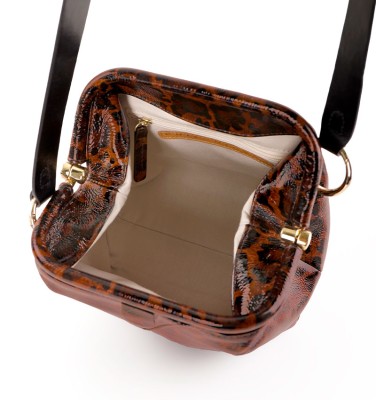 ROKU BROWN CHiE MIHARA handbags