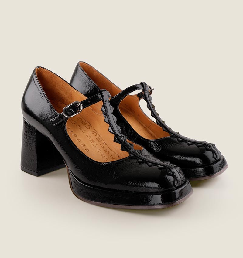 KIKU BLACK CHiE MIHARA zapatos