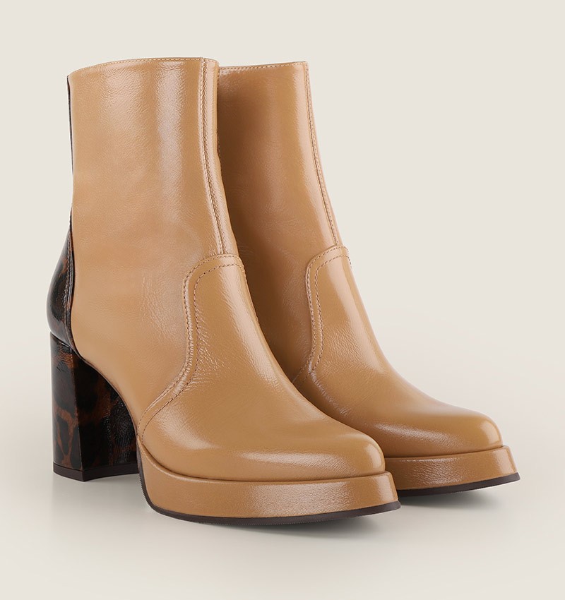 FENTU BROWN CHiE MIHARA boots