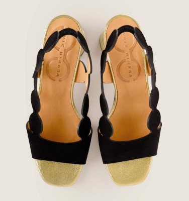 ROKA BLACK CHiE MIHARA sandals