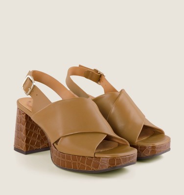 GALMA BROWN CHiE MIHARA sandals