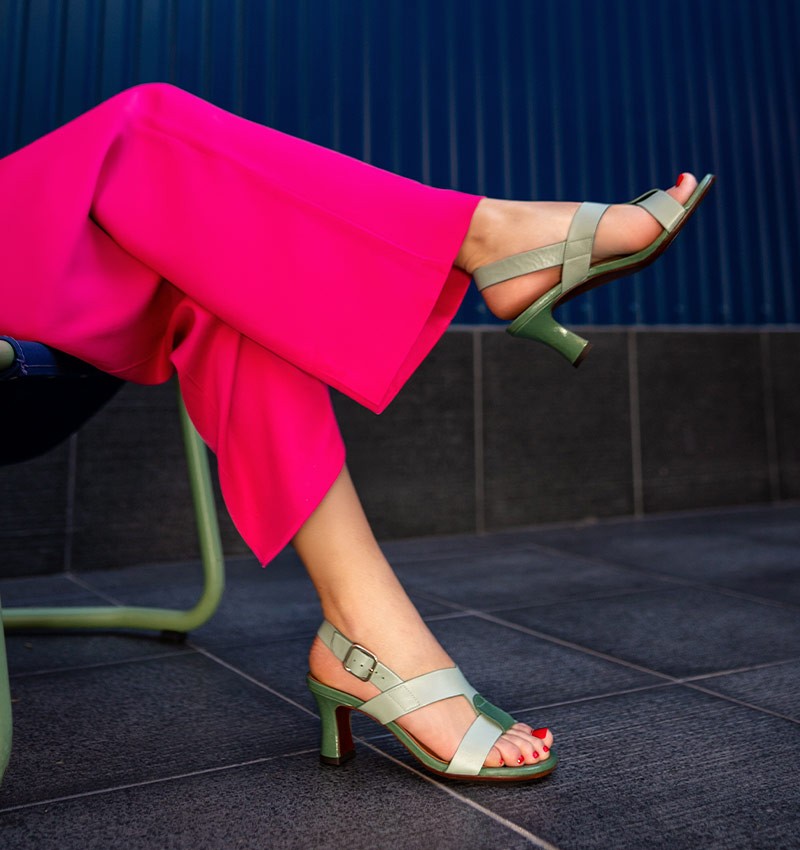 NIRNA GREEN CHiE MIHARA sandals