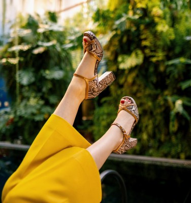 PANKO BROWN CHiE MIHARA sandals