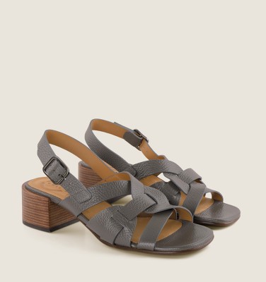 QUORI GREY CHiE MIHARA sandals