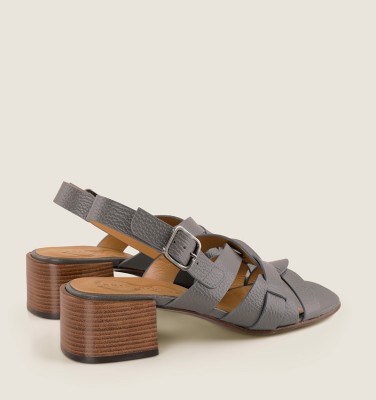 QUORI GREY CHiE MIHARA sandals