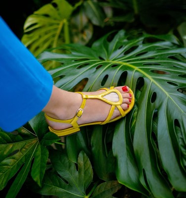 TUMACH YELLOW CHiE MIHARA sandals