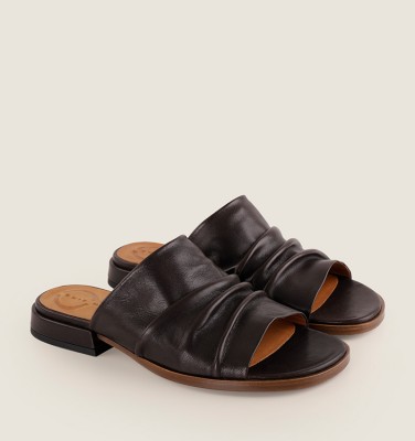 WAMEI BROWN CHiE MIHARA sandals