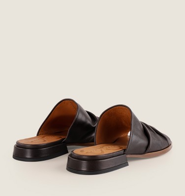 WAMEI BROWN CHiE MIHARA sandals