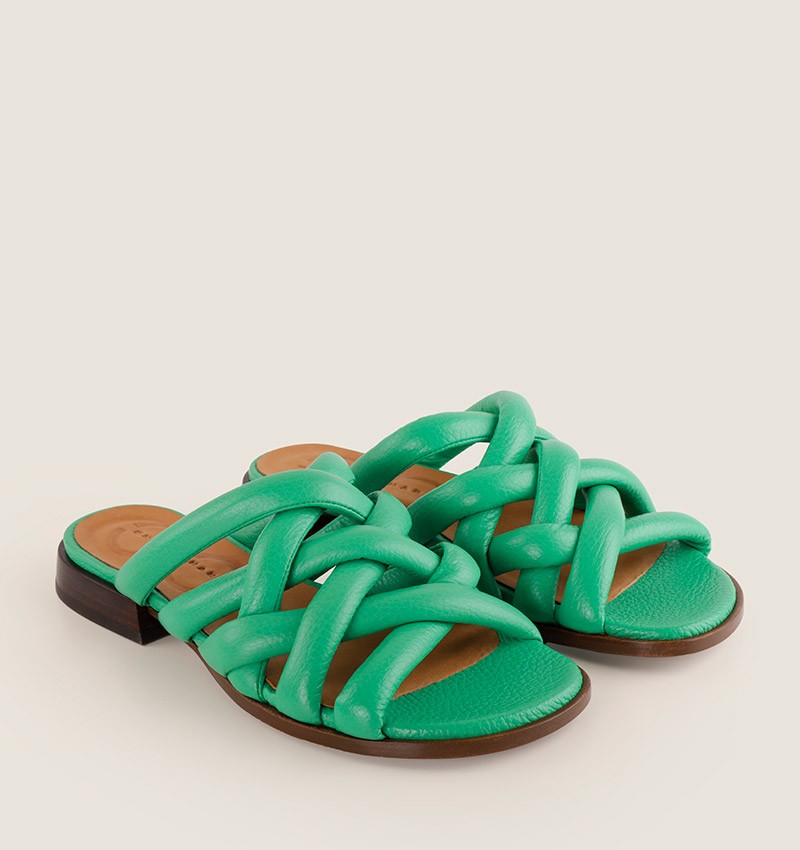 WAPI GREEN CHiE MIHARA sandals