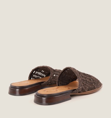 WILI BROWN CHiE MIHARA sandals