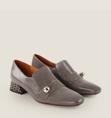 HELLIN GREY CHiE MIHARA shoes