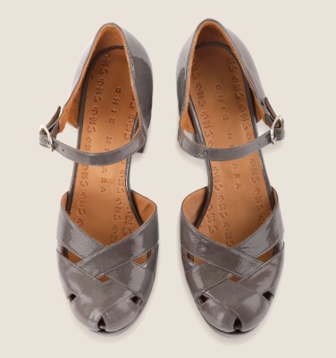 YEMIN GREY CHiE MIHARA chaussures