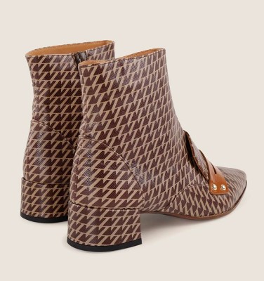 JEYBO BROWN CHiE MIHARA bottes