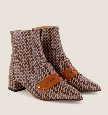 JEYBO BROWN CHiE MIHARA bottes